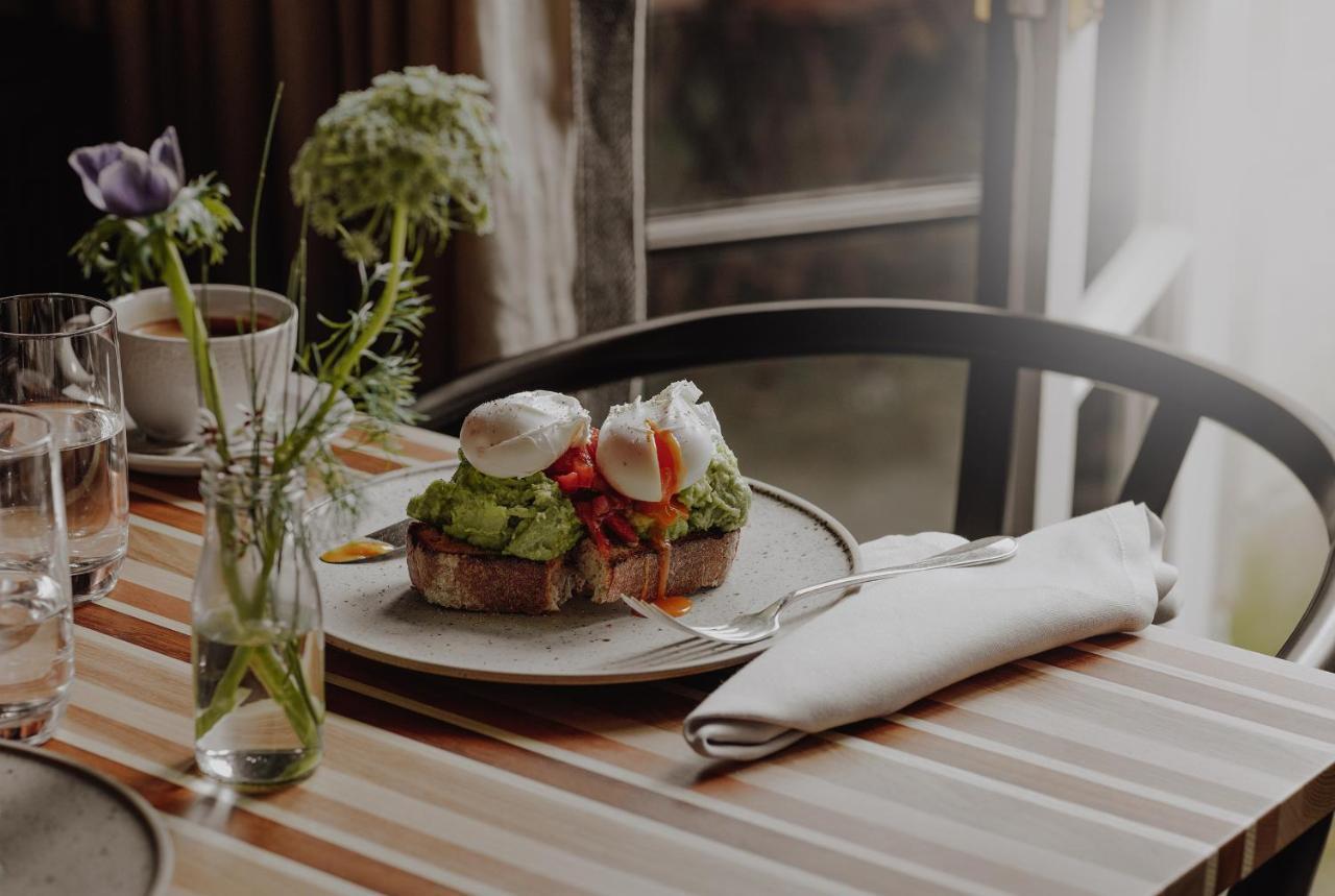 No 15 By Guesthouse, Bath Zewnętrze zdjęcie Poached eggs on toast
