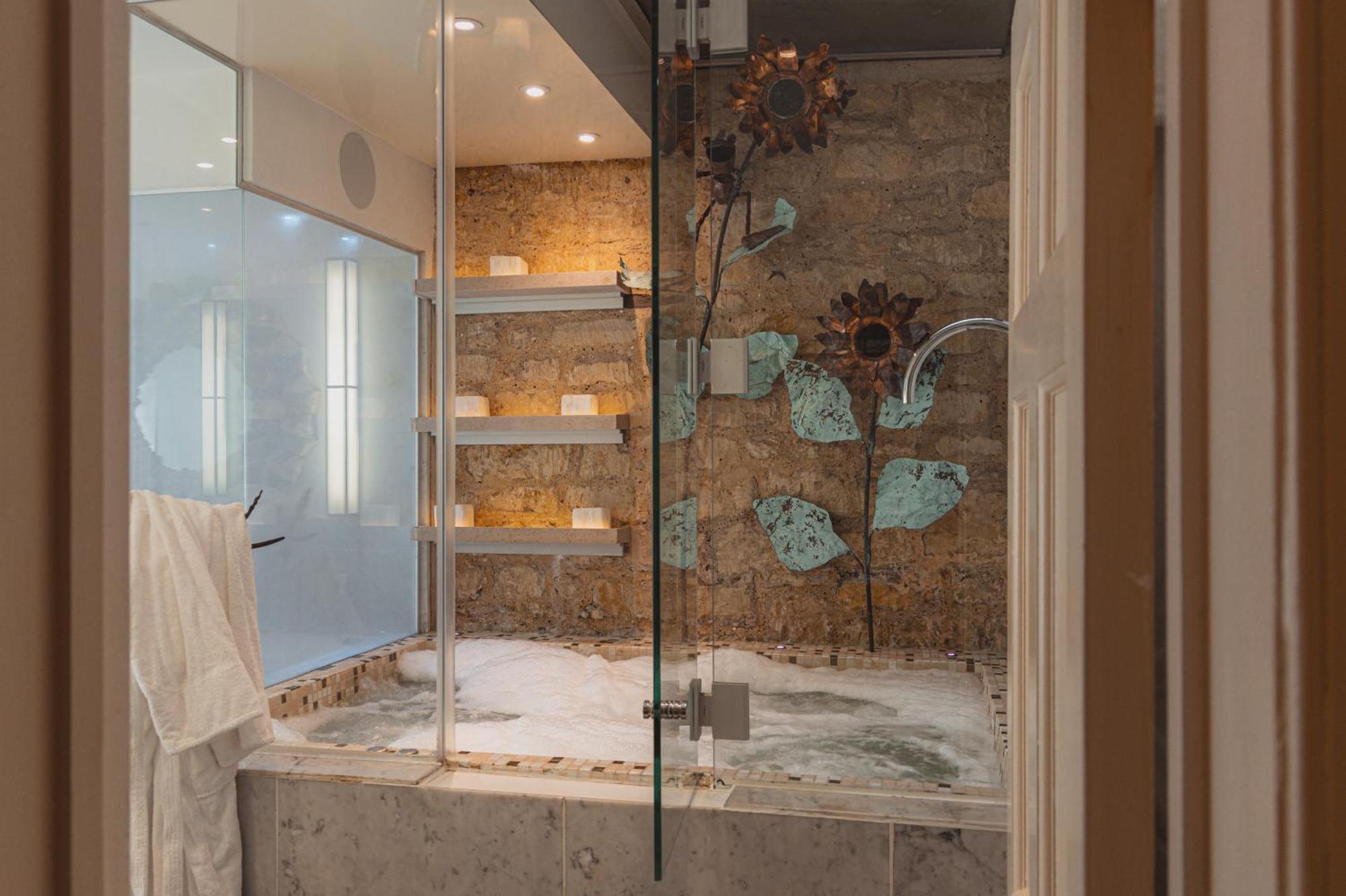 No 15 By Guesthouse, Bath Zewnętrze zdjęcie A shower enclosure with a fixed glass panel