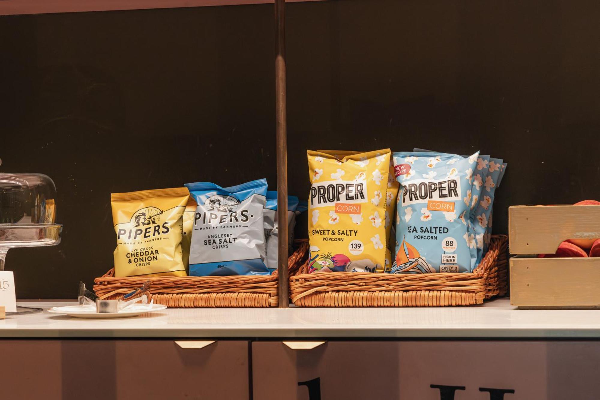 No 15 By Guesthouse, Bath Zewnętrze zdjęcie Proper crisps
