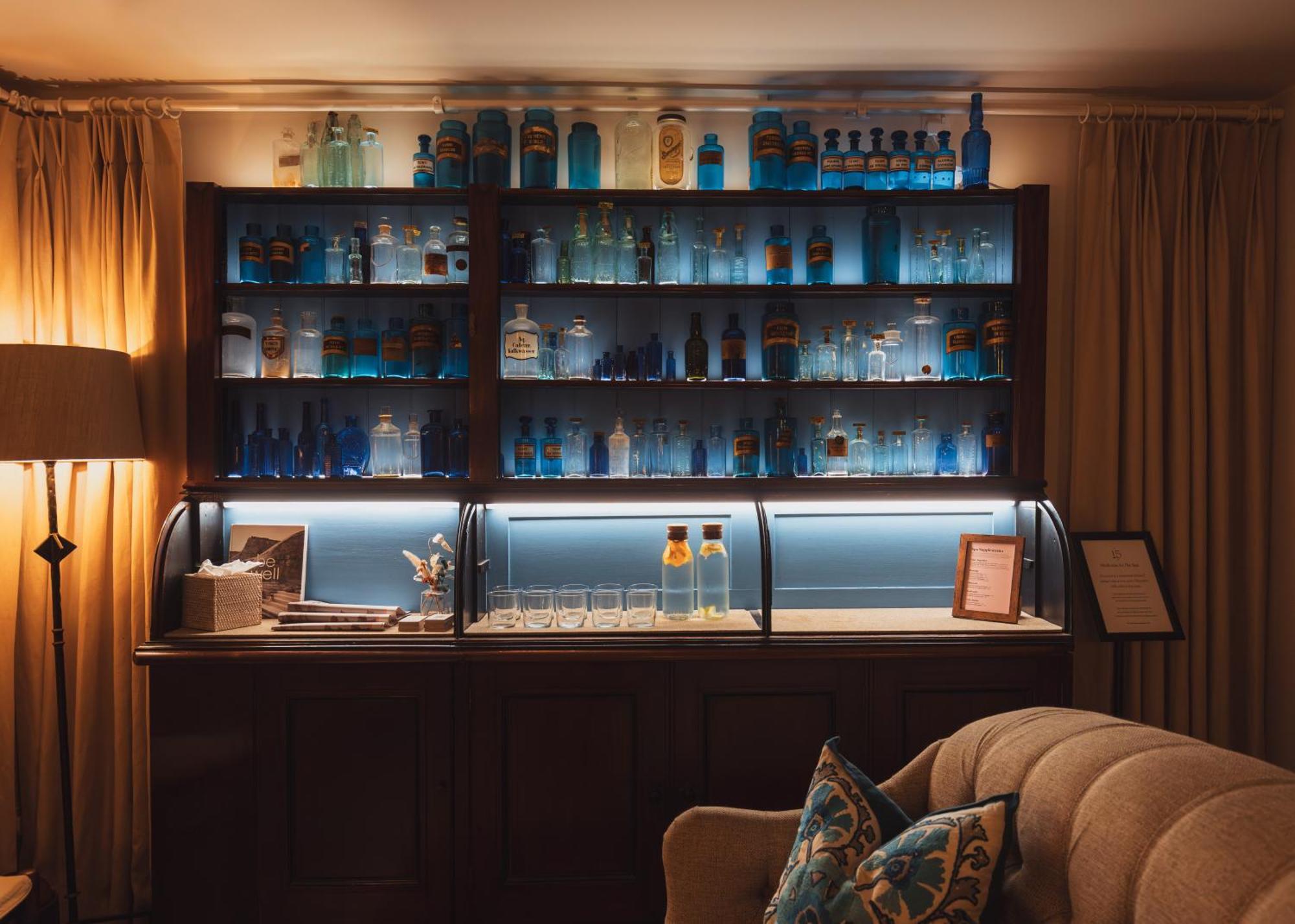 No 15 By Guesthouse, Bath Zewnętrze zdjęcie The bar at the 2019 edition of the G7 summit